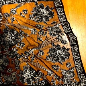 Fabulous scarf with sparkle